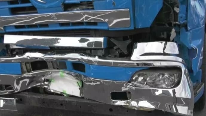 香川でクソ外道が大型トラックで赤信号を無視して中型トラックの人を⚫️害