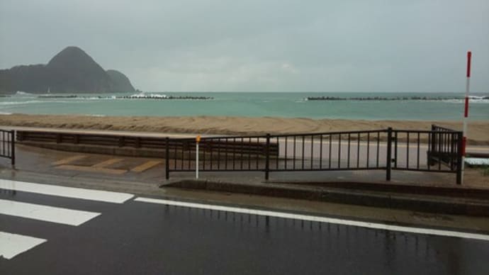今日も海水汲みです。