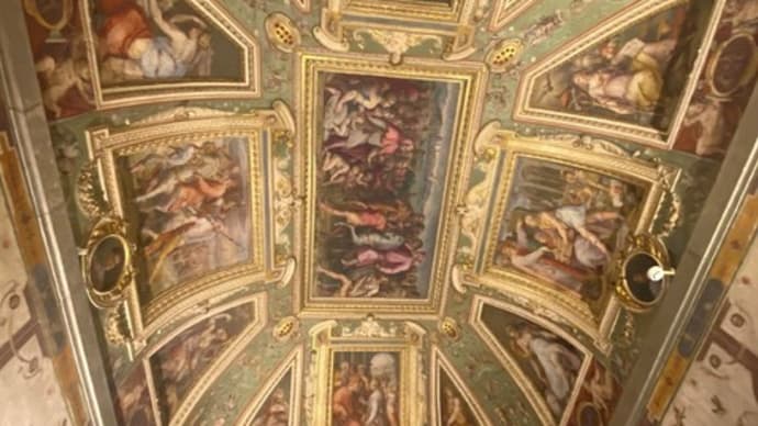 天井画が素晴らしい　ヴェッキオ宮殿　コジモ　イル　ヴェッキオの間