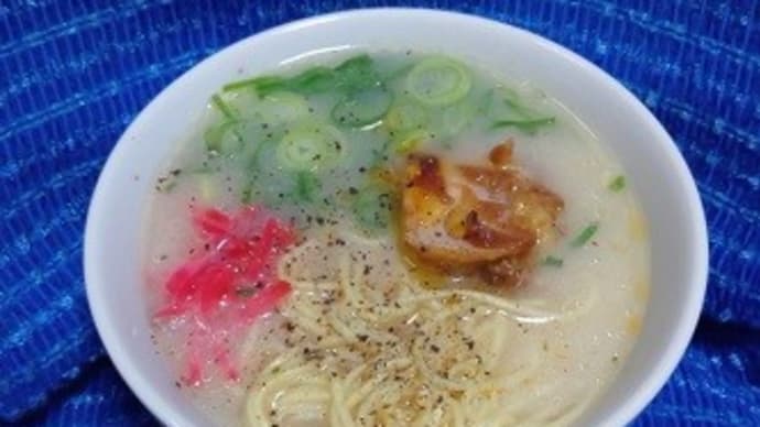 マルタイ/棒ラーメン、屋台とんこつ味にチキンロール入れてみたんだね:D