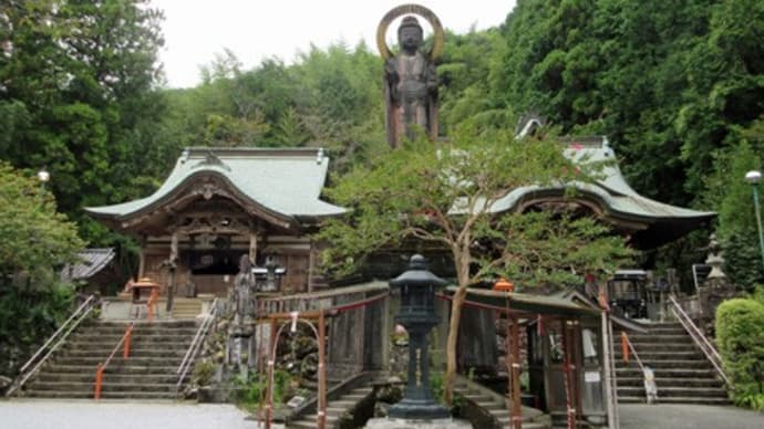 ☆薬師如来像台座に「戒壇めぐり」が。。。