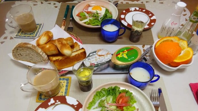 紙と陶器のおひな様🎎休日朝ご飯と平日晩ご飯