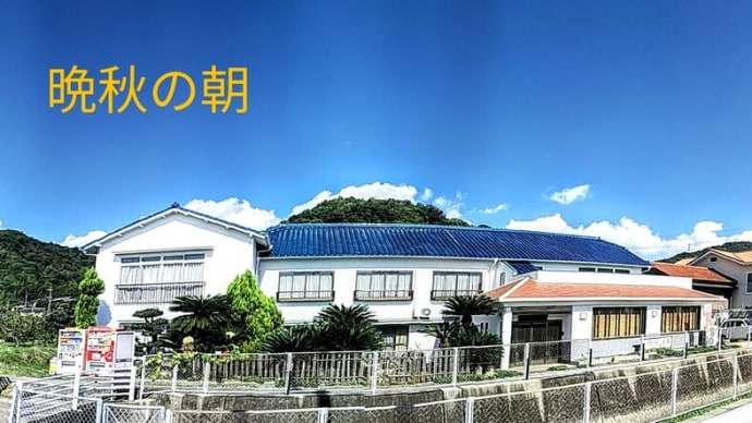 月は闇の新月から、きれいな三日月に…