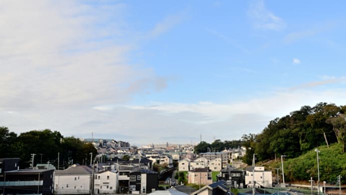 10月22日 晴れたり曇ったり。