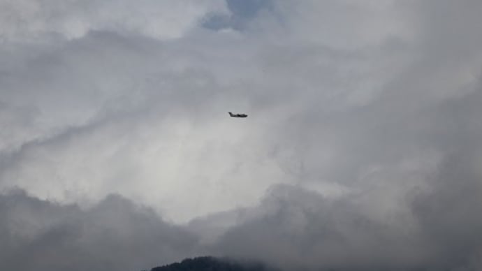信州をフライトする航空機
