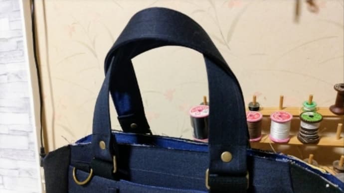 お父様の遺品からリメイクバッグシリーズのがま口バッグ、持ち手付けました~\(^o^)/