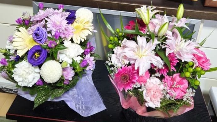 今日は5回目の主人の命日、長女からはお花、次女はケーキ・・・幸せな私です。