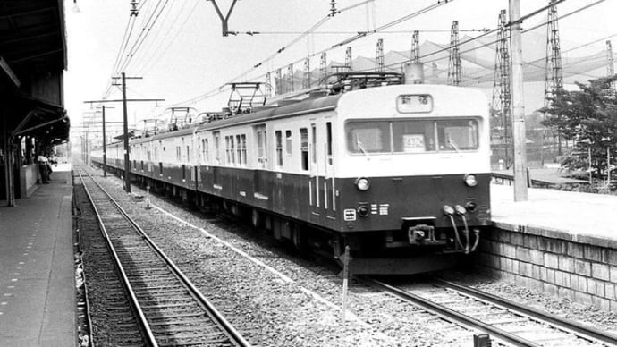 26-Aug-18 中央線クモニ、クモユニ3両併結の普通列車があったの