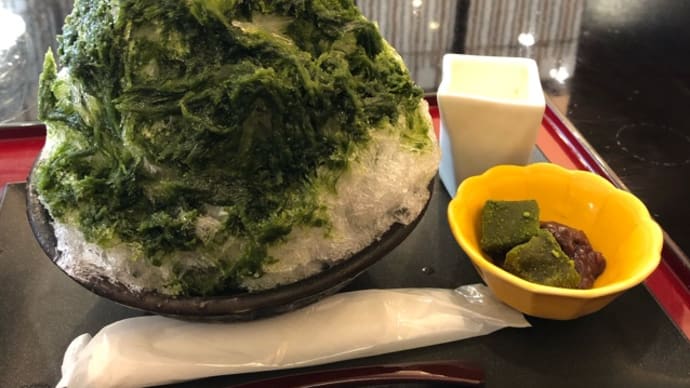 茶cafe 上辻園の宇治抹茶ミルク金時