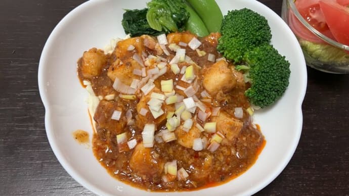 今日の豆干絲ランチは・・・、これって麻婆豆腐の豆腐増し?