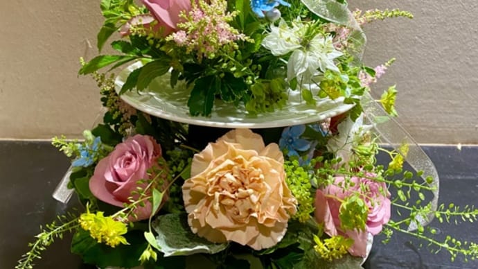 お花のお稽古 午後は出張料理