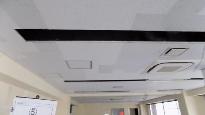 6フロアまとめて　原状回復工事　ビフォーアフター　その４　天井・ＳＤ扉塗装、窓枠は吹付塗装