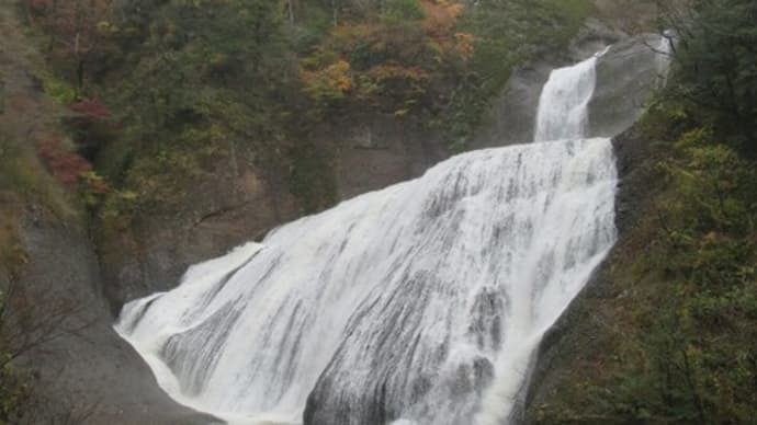 紅葉期の袋田の滝 in 2019(3)