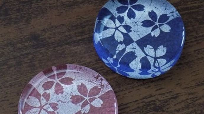 桜デザインのペーパーウェイト