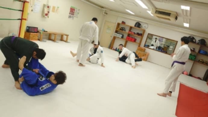 考えながらガツガツせずにやることも大切…(月)ブラジリアン柔術クラス19:30〜