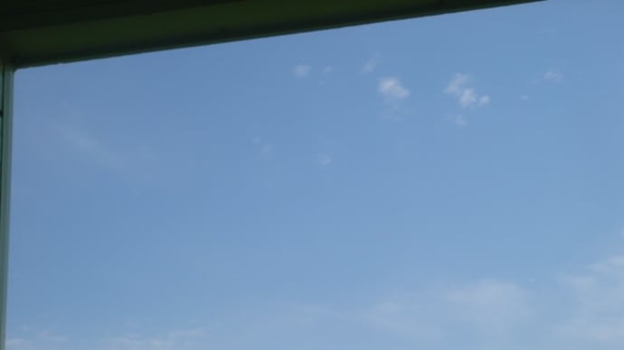 きれいな空ですが寒いです のど飴
