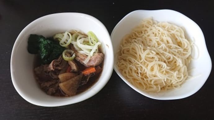 今日は牛すじ煮込みつけめん風糖質0麺