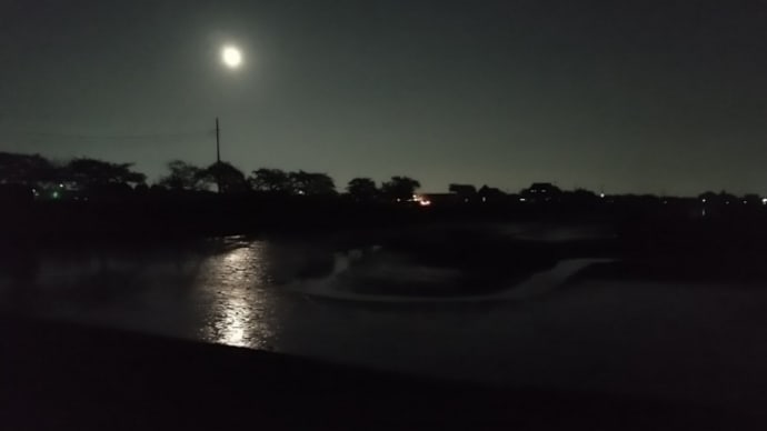 カンフー詩　湖上照月