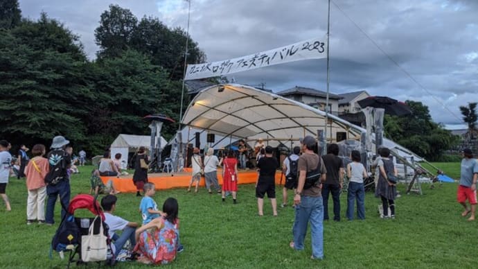 「このステージ好きだな」。カニ坂フェス。