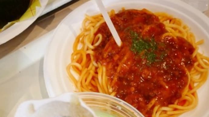 ナポリタンとメロンソーダ