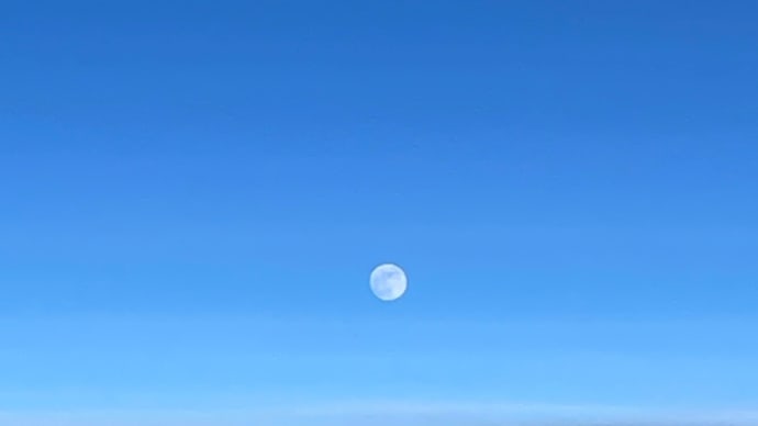 グアム旅旅行記Ⅻ（12）〜帰国。帰りの飛行機から見た月は綺麗でした。