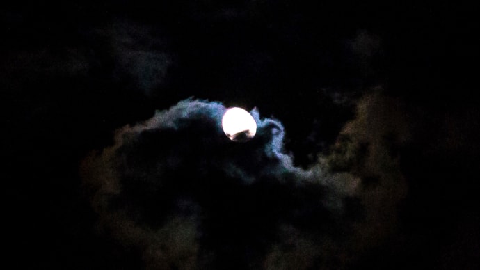十八夜月による月光彩雲　2023年10月