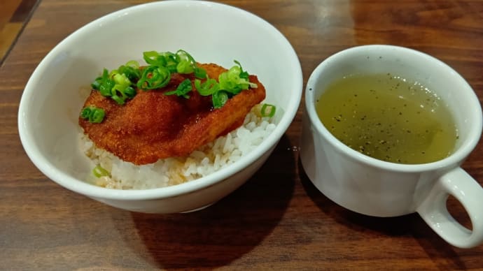 「ミニタレカツ丼」&「ベリーチョコラヴ(ブラウニー)」≒635円