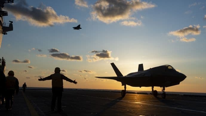 今日は、快晴の空と強い風がビュービューと吹いて