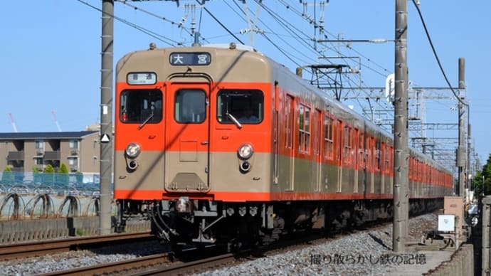 東武 野第224号踏切(2025.5.8) 登場時ツートンカラー 8111F 普通 大宮行き