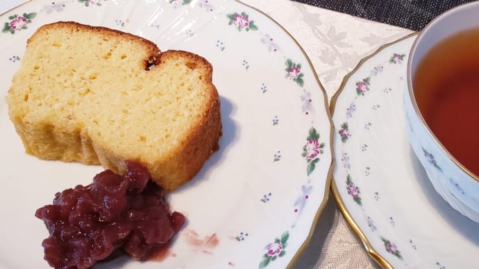 復活食に手作りカステラ