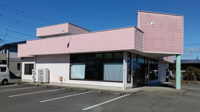 壁に貼ってみました。