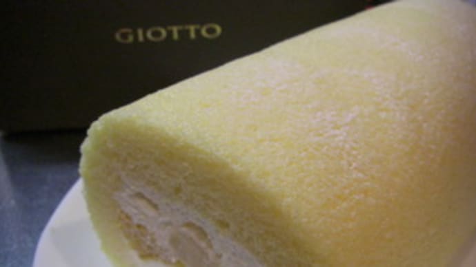 GIOTTO（ジョトォ）のフルーツロールケーキ