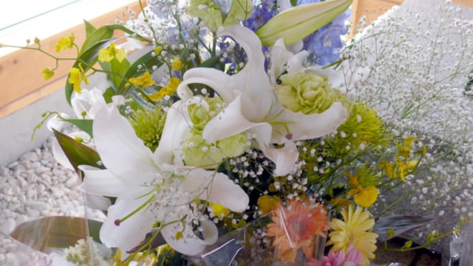 陸前高田市営の東日本大震災追悼施設と献花　2013年4月29日（月）