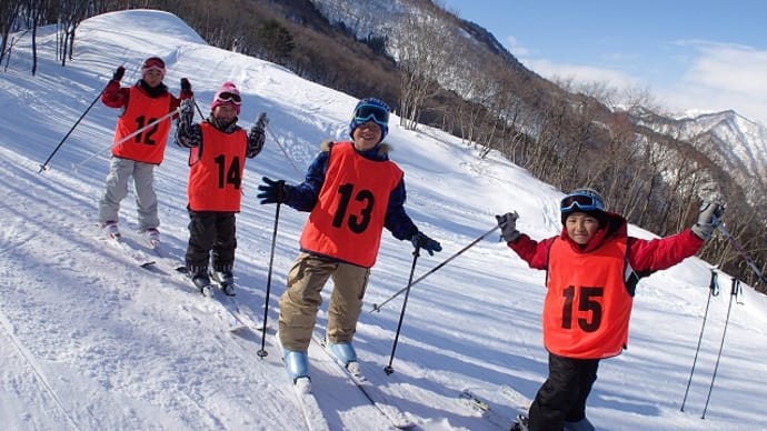 豊田小学校３・４年生スキー授業　最終日は超快晴！！雪男は誰だ！？