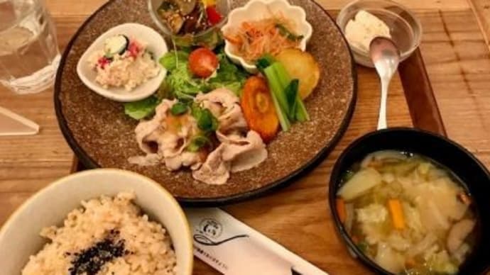 玄米と野菜がたっぷり