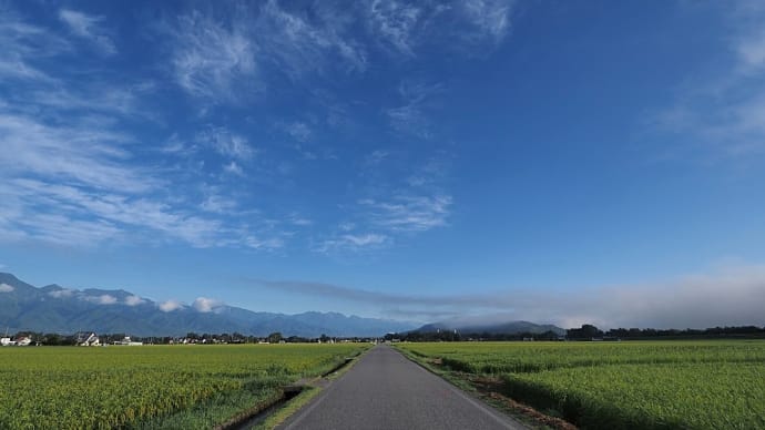★北アルプスと秋っぽい雲・木崎湖 2022