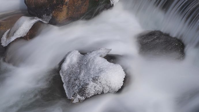 ★２月下旬身近な川が凍ります（その２）　2023