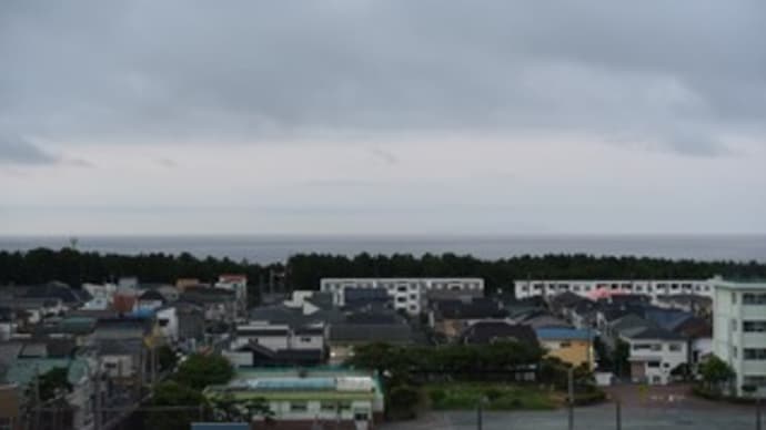 薄曇り