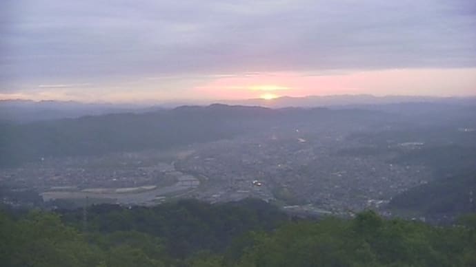 今朝も霧なし、曇り