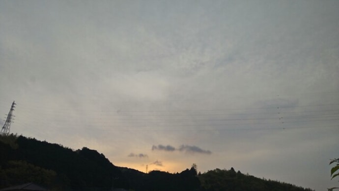 薄雲と蜘蛛の空
