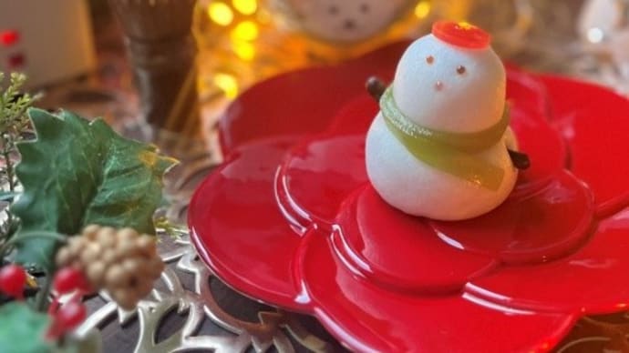 お饅頭のサンタさんとお抹茶