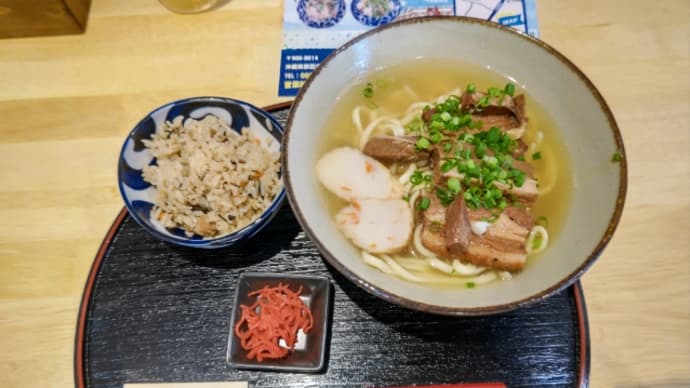 伊佐製麺を使った三枚肉そばはマジ美味いっす❗・・・沖縄そば食事処浮島BASE（松尾）