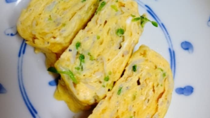 うちのごはん しらす入り玉子焼きと小松菜とお揚げさんの炊いたん(^.^)
