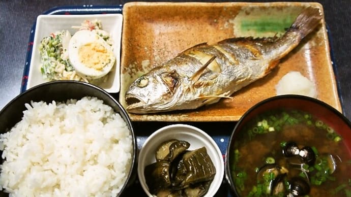 家で朝ご飯(千葉の新米・粒すけにイシモチ(シログチ)の塩焼き、しじみ汁等)(2020年10月5日)