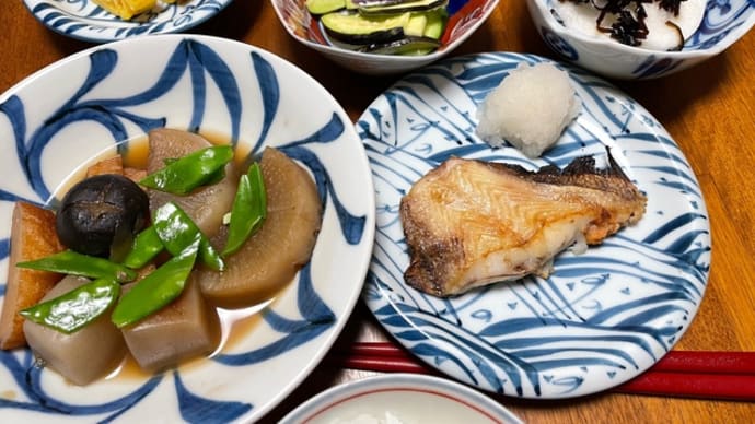 朝の残りの大根煮