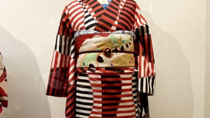 弥生美術館 大正の夢 秘密の銘仙ものがたり展