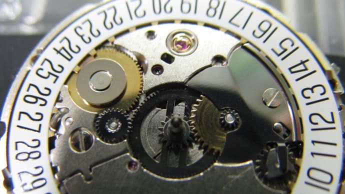 グッチの婦人物クオーツ時計の部分修理とハミルトン自動巻き時計を修理です