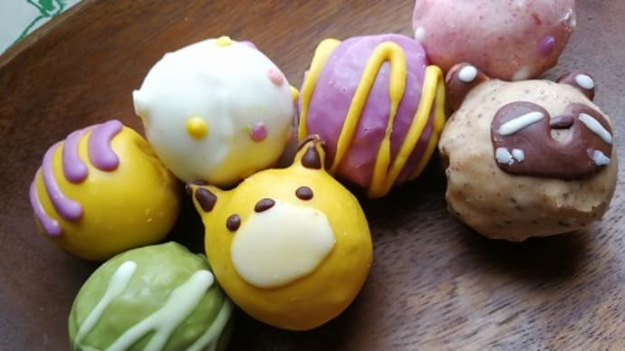 今日のおやつ♪ 【期間限定】フロレスタの「タヌキとキツネ」のコラボドーナツ「コロコロドーナツ」