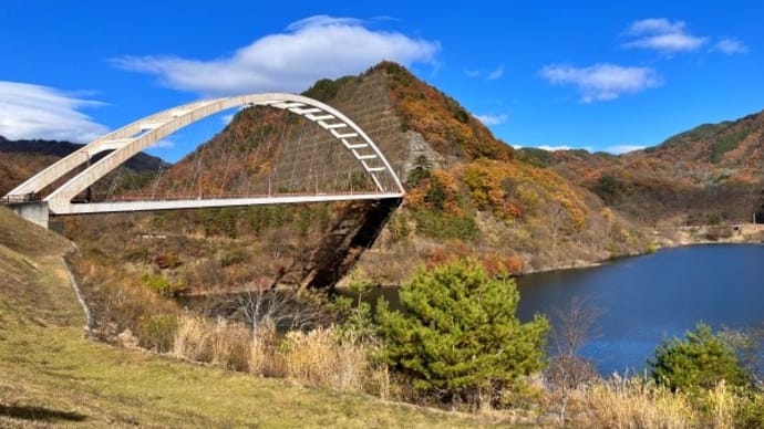 紅葉と青空!みずがき湖と塩川ダム【須玉町】