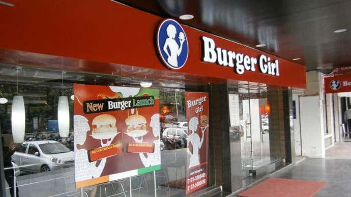 L.A.発祥のFATBURGER・チャンディーガル店